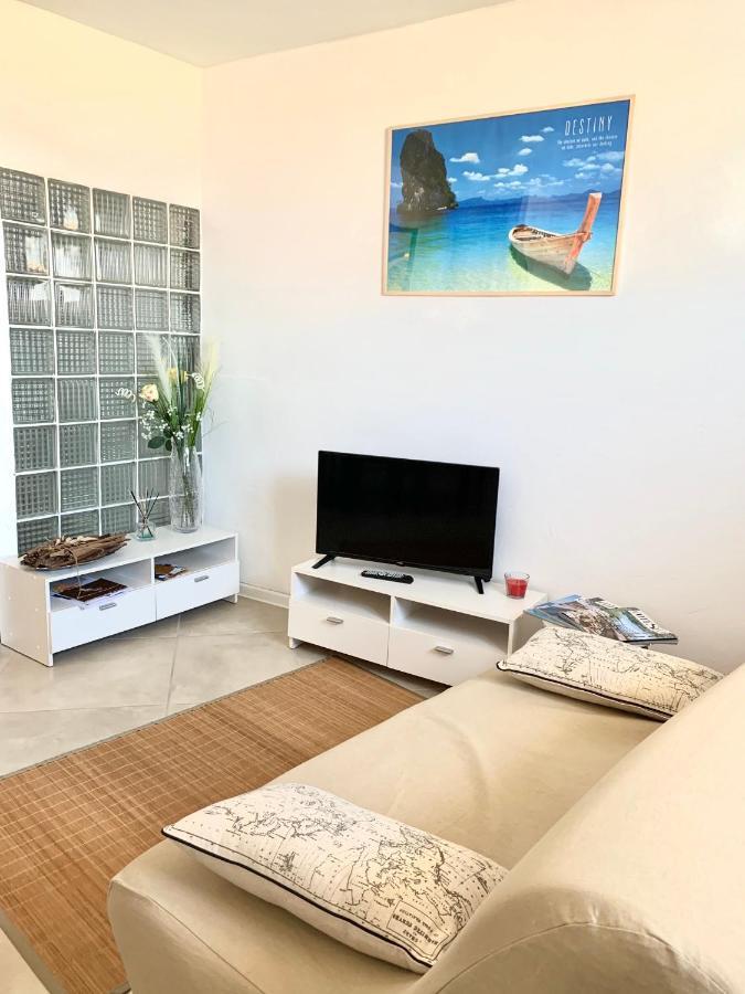 Haut De Villa Entre Mer Et Campagne Hyères Exterior foto